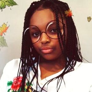 Meet your Posher, Camille